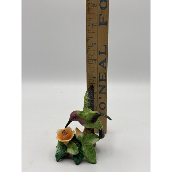 Russ Berrie VTG " Nature's Song" Porcelain hummingbird on flower figurine - Picture 9 of 12
